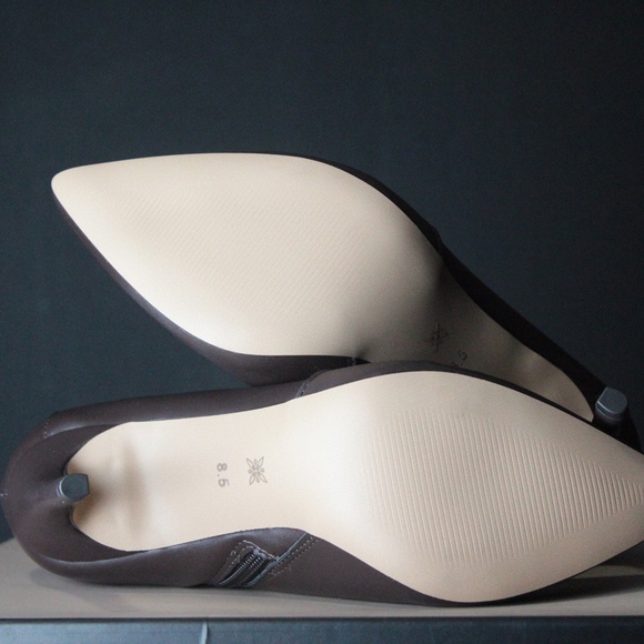 BCBGENERATION BROWN BOOTIES - Picture 7 of 8